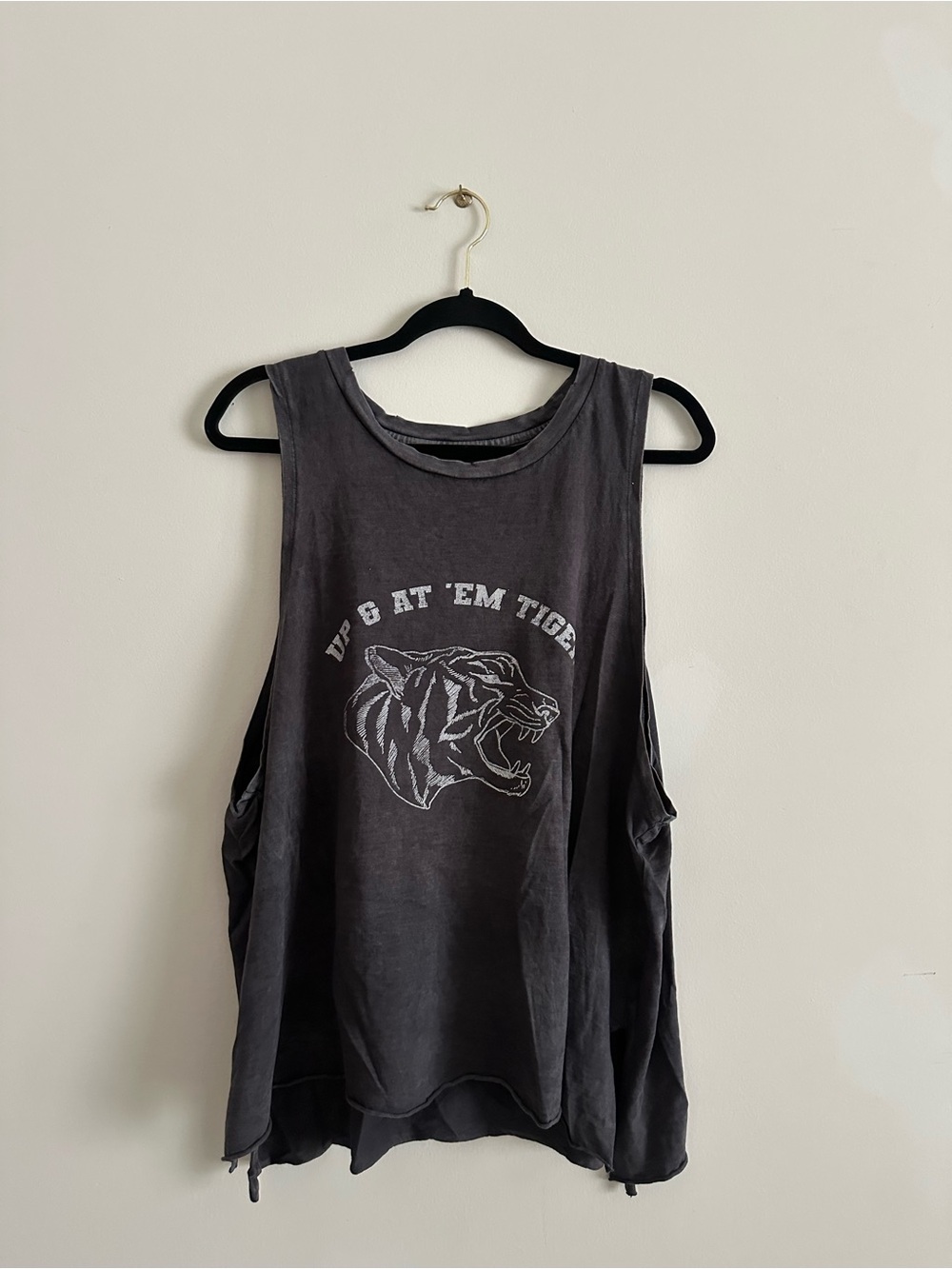 Aerie Sleeveless Graphic Tank Top - Charcoal with Tiger Print